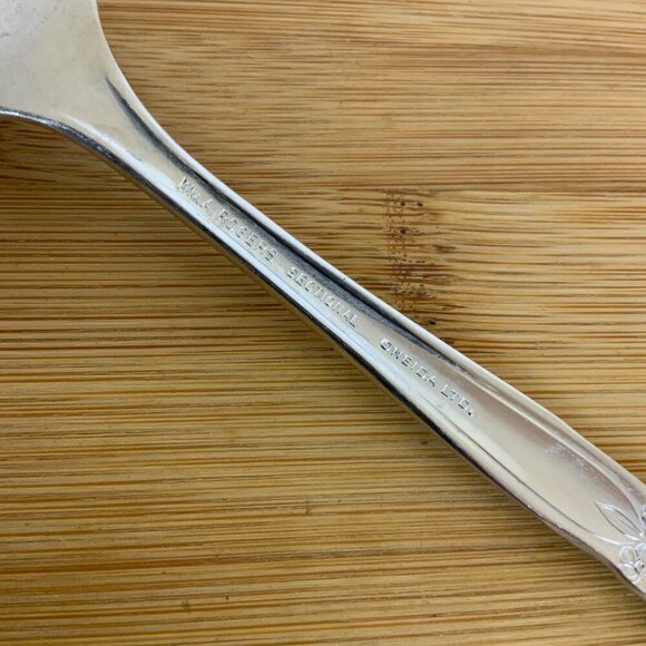 Wm A Rogers Oneida Valley Rose 1956 Set of 4 Forks Silver Plate Discontinued - Picture 4 of 4
